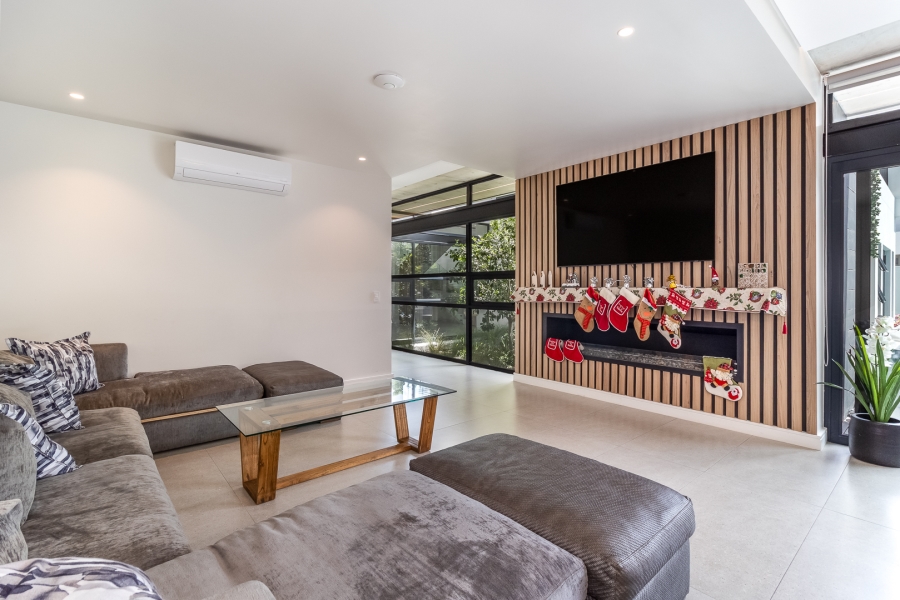 6 Bedroom Property for Sale in Pearl Valley at Val de Vie Western Cape